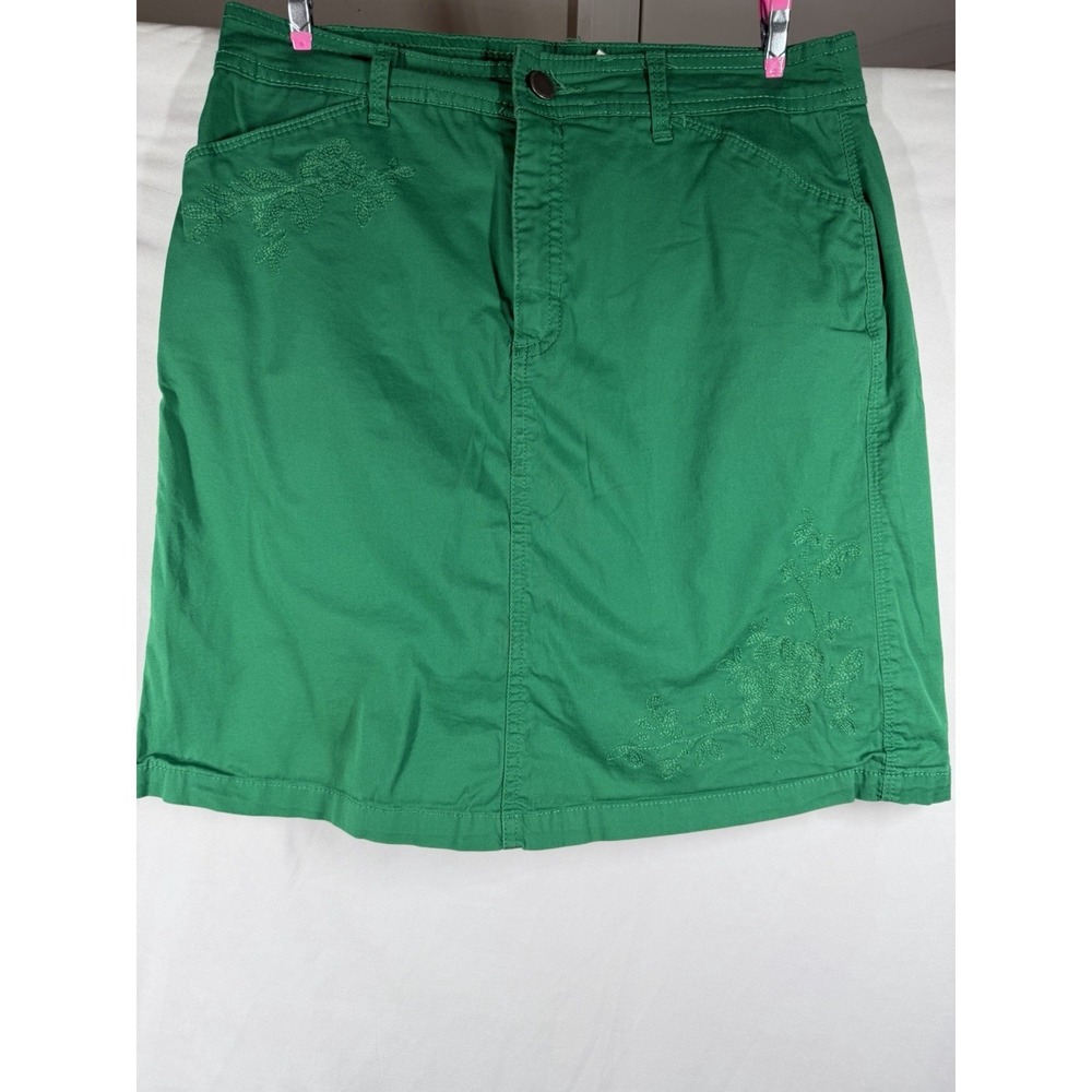 Croft & Barrow Green Embroidered Denim Skirt Size 4 Stretch Cotton Floral Mini